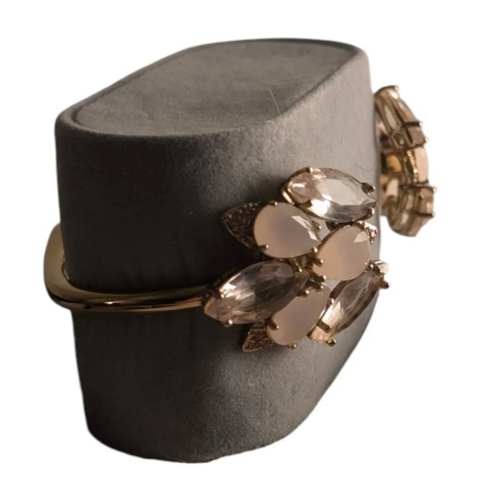 New NWT Kate Spade New York ♠️ blushing bloom open cuff hinged gold bracelet - Picture 8 of 9